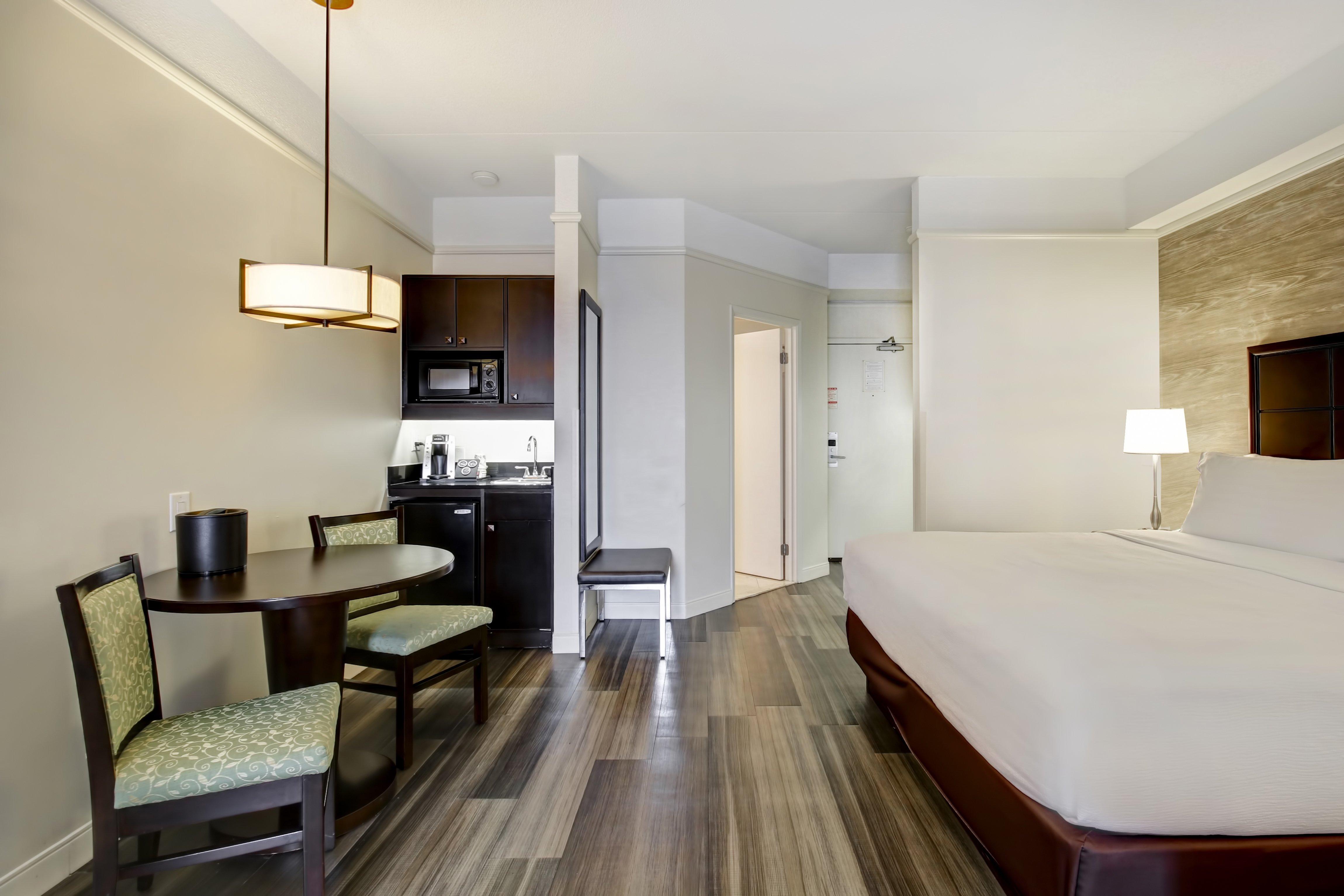 Holiday Inn Windsor - Ambassador Bridge By Ihg Exterior photo