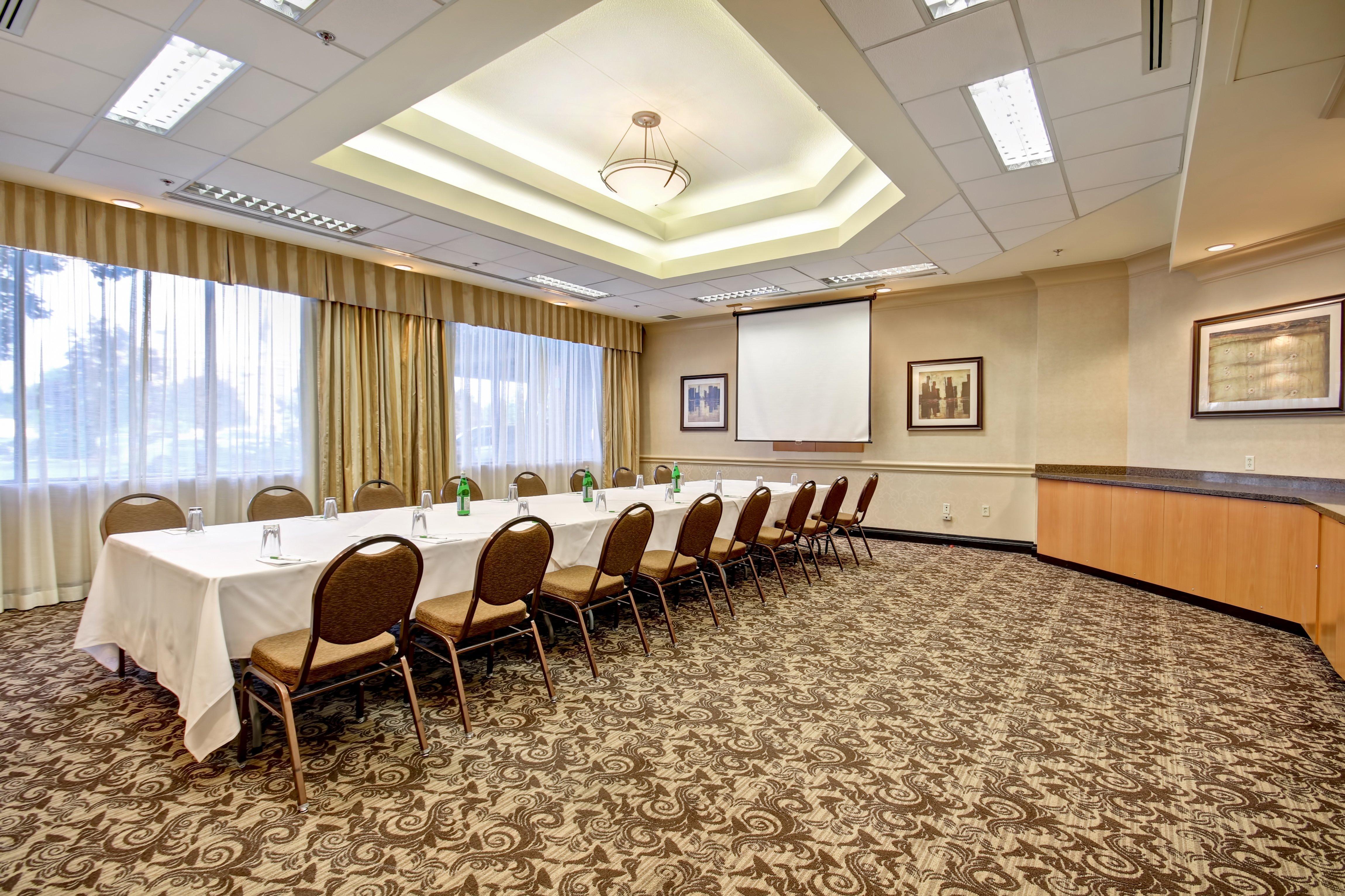 Holiday Inn Windsor - Ambassador Bridge By Ihg Exterior photo